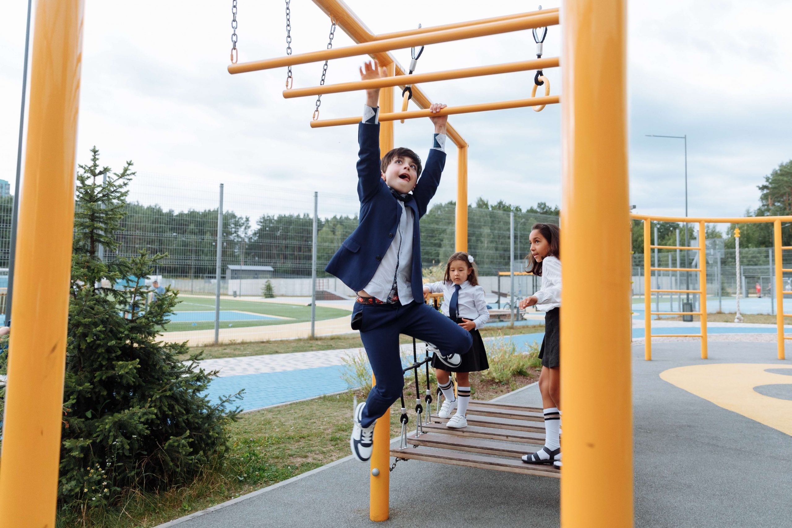 Strengthen Your Core With Monkey Bars 5 Exercises To Do Wit